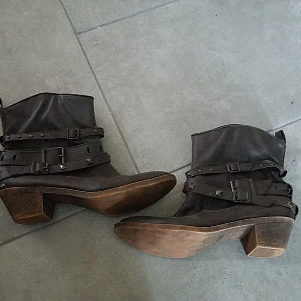 Mossimo boots
